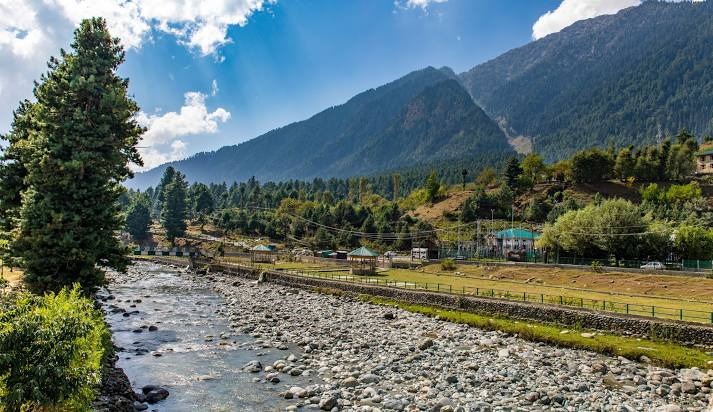 Anantnag Travel Guide: Martand Temple, Verinag Spring & Kokernag
